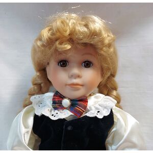 Victorian Doll Exclusive by Collectible Memories Porcelain 16 inch